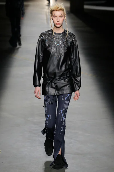 Look 54